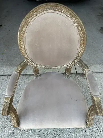 The same armchair seat fully clean after liquid dry cleaning